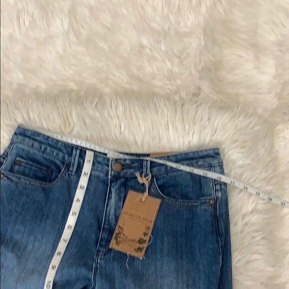 NWT COLDWATER CREEK CLASSIC FIT JEANS SIZE… - Picture 9 of 9